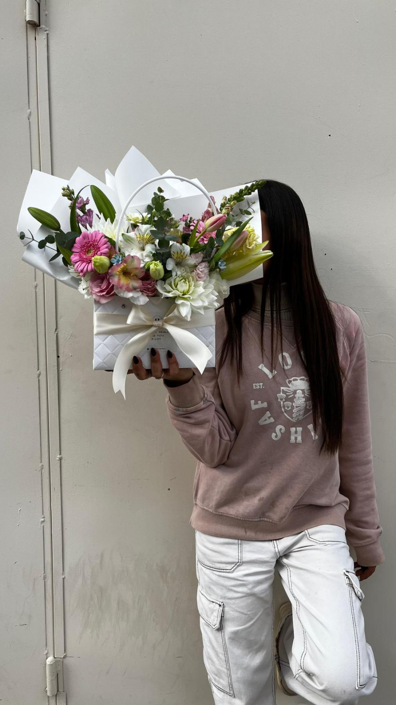 שקית פרחים רוני